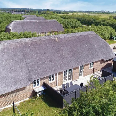 Five-bedroom In *
