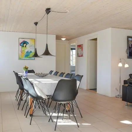 Five-bedroom In Ulfborg