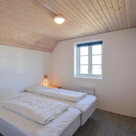 Five-bedroom In *